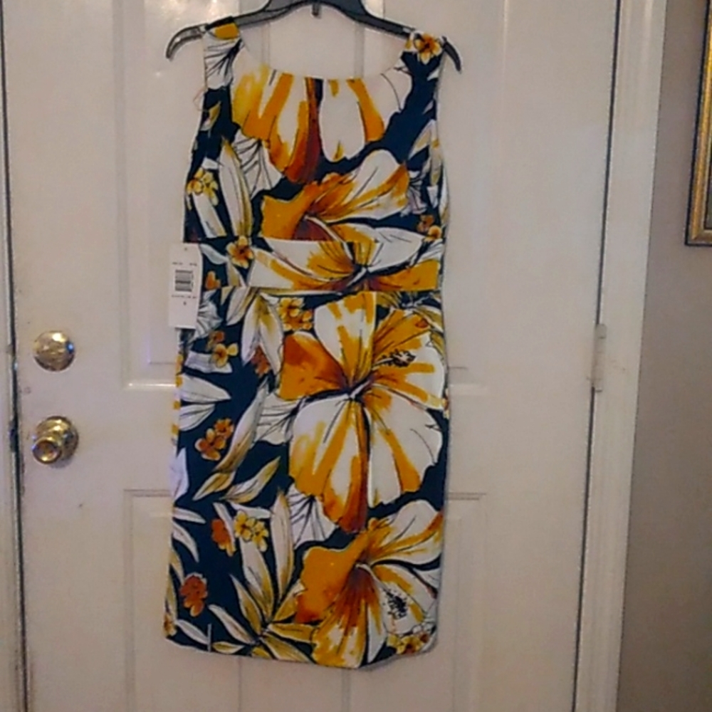 Dress - Picture 2 of 2